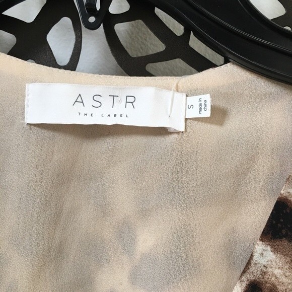 ASTR Button Down Leopard Print Midi Dress S NWT - Picture 5 of 11
